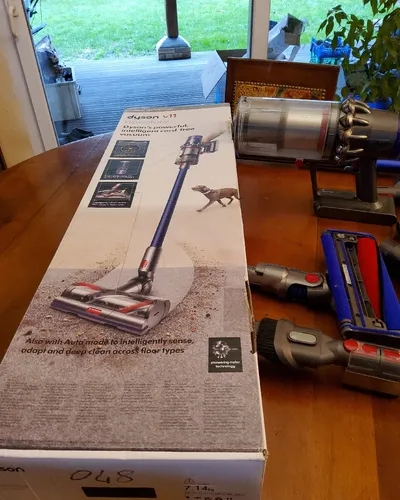 Dyson V11 absolute complet et en excellent état