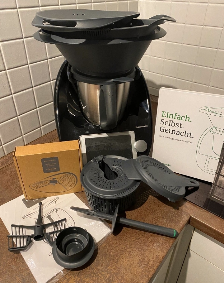 Thermomix tm6 couleur noire