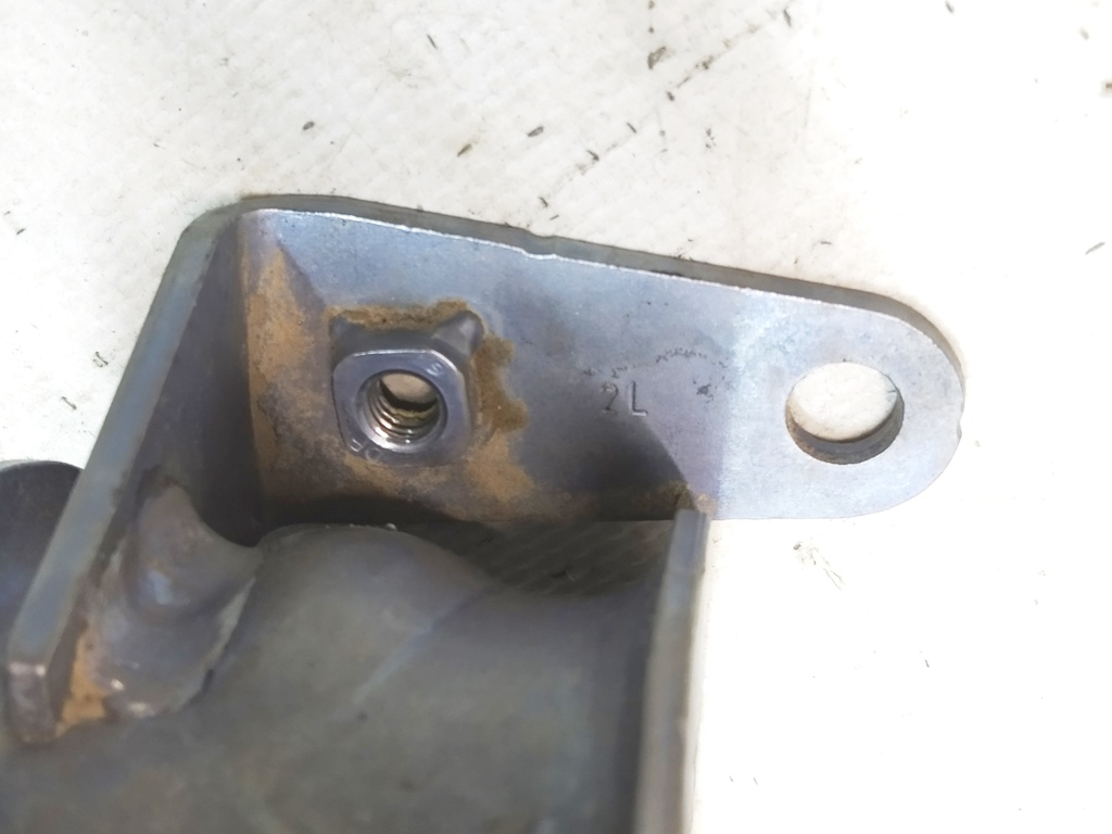 Support stabilisateur avant gauche 28 mm (support) Tesla Model 3, Model Y 1188383-00-A LH
