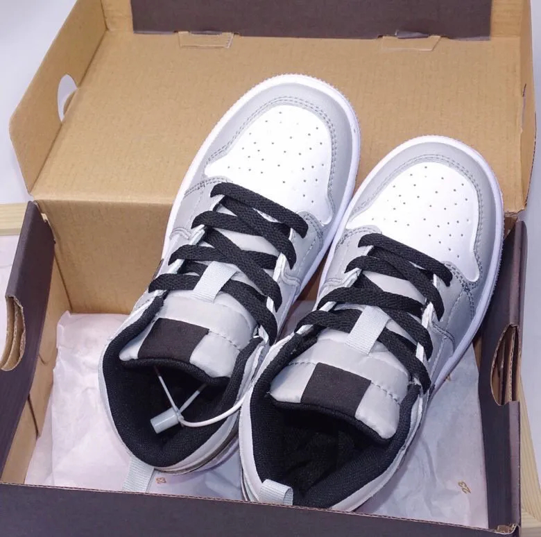 Des chaussures baskets