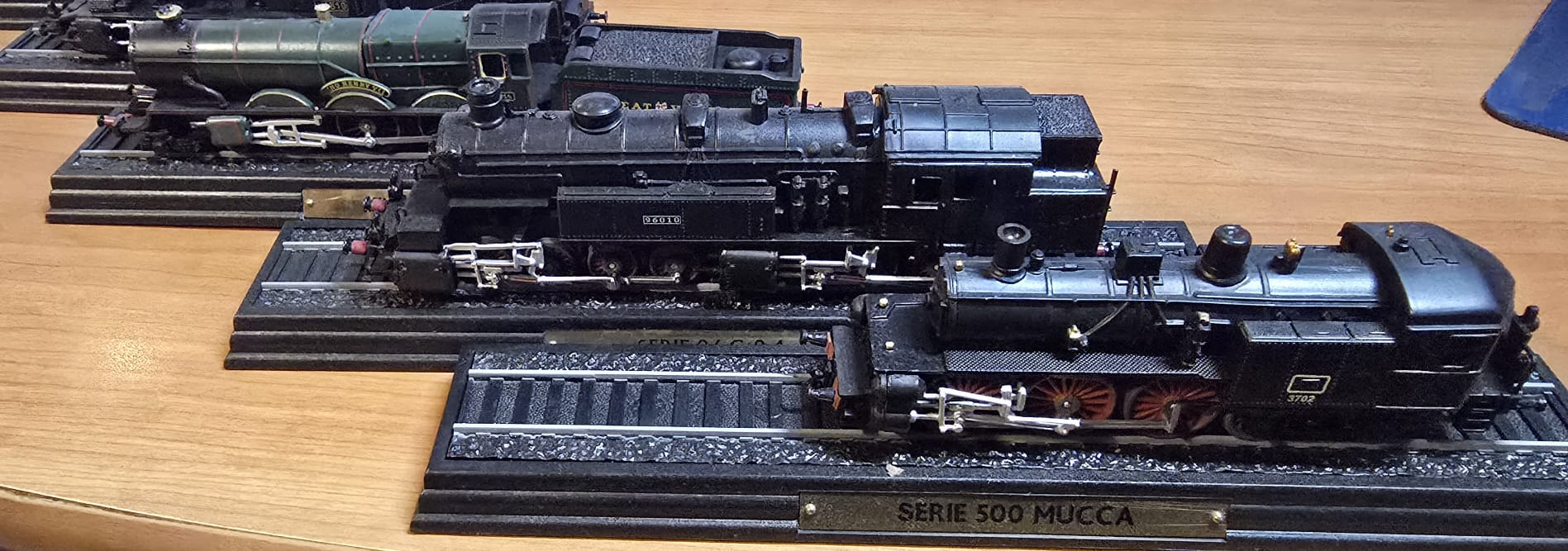 Collection de Locomotives et Trains Anciens - Miniature 2