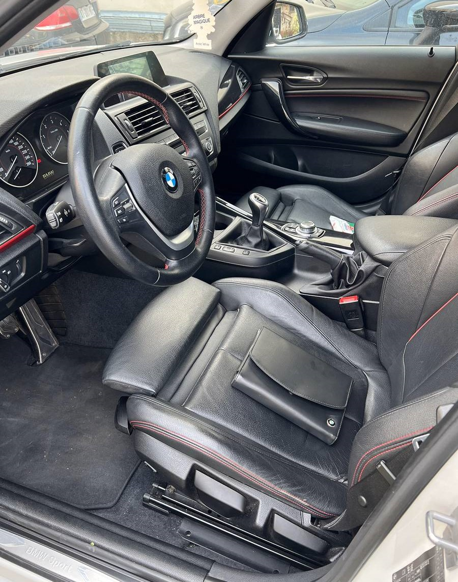 BMW 118d sport - Miniature 2