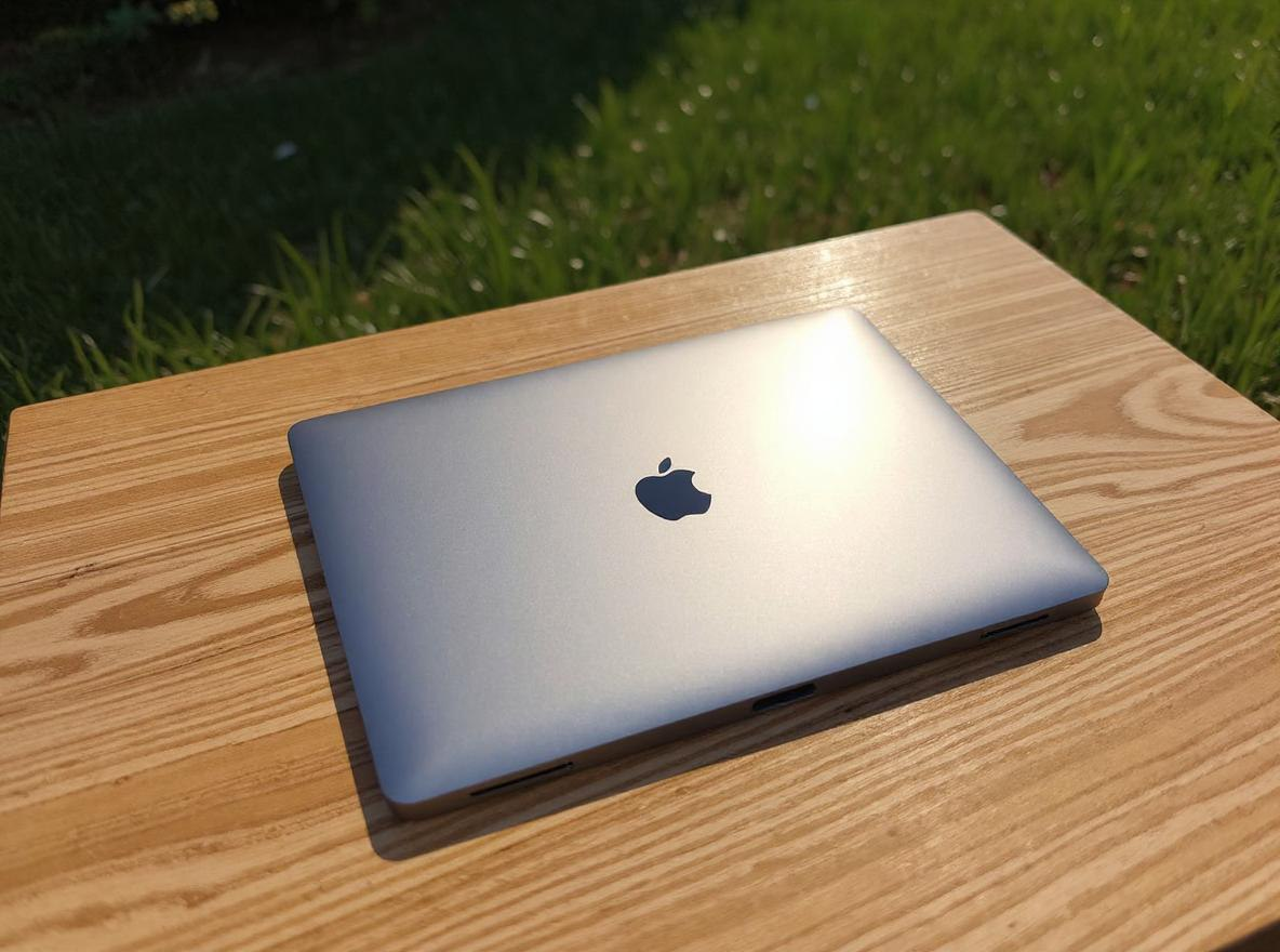 MacBook Air 2020 - Core i5 - 8 GB RAM - 256 Go avec chargeur (REMISE EN MAIN PROPRE UNIQUEMENT) - Miniature 2