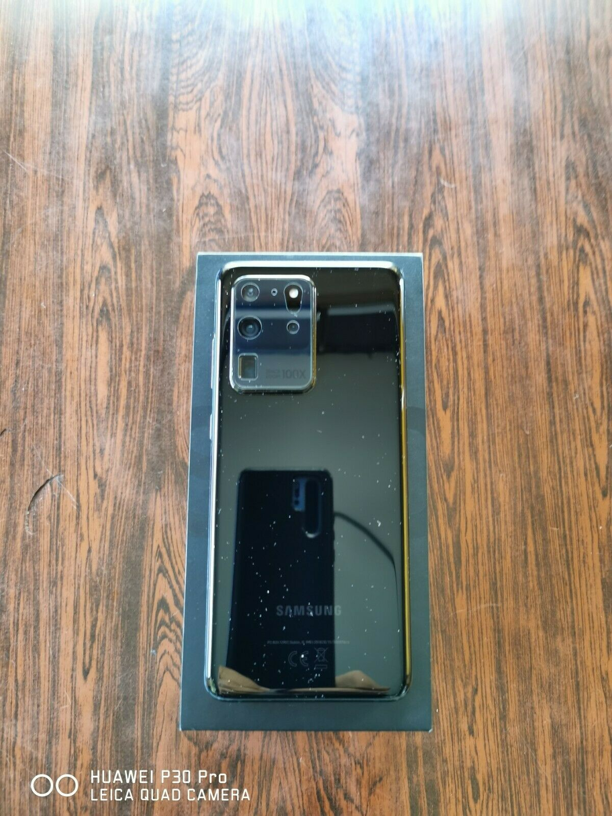 Samsung Galaxy S20 Ultra 5G SM-G988B/DS - 128 Go - Cosmic Black (Désimlocké)