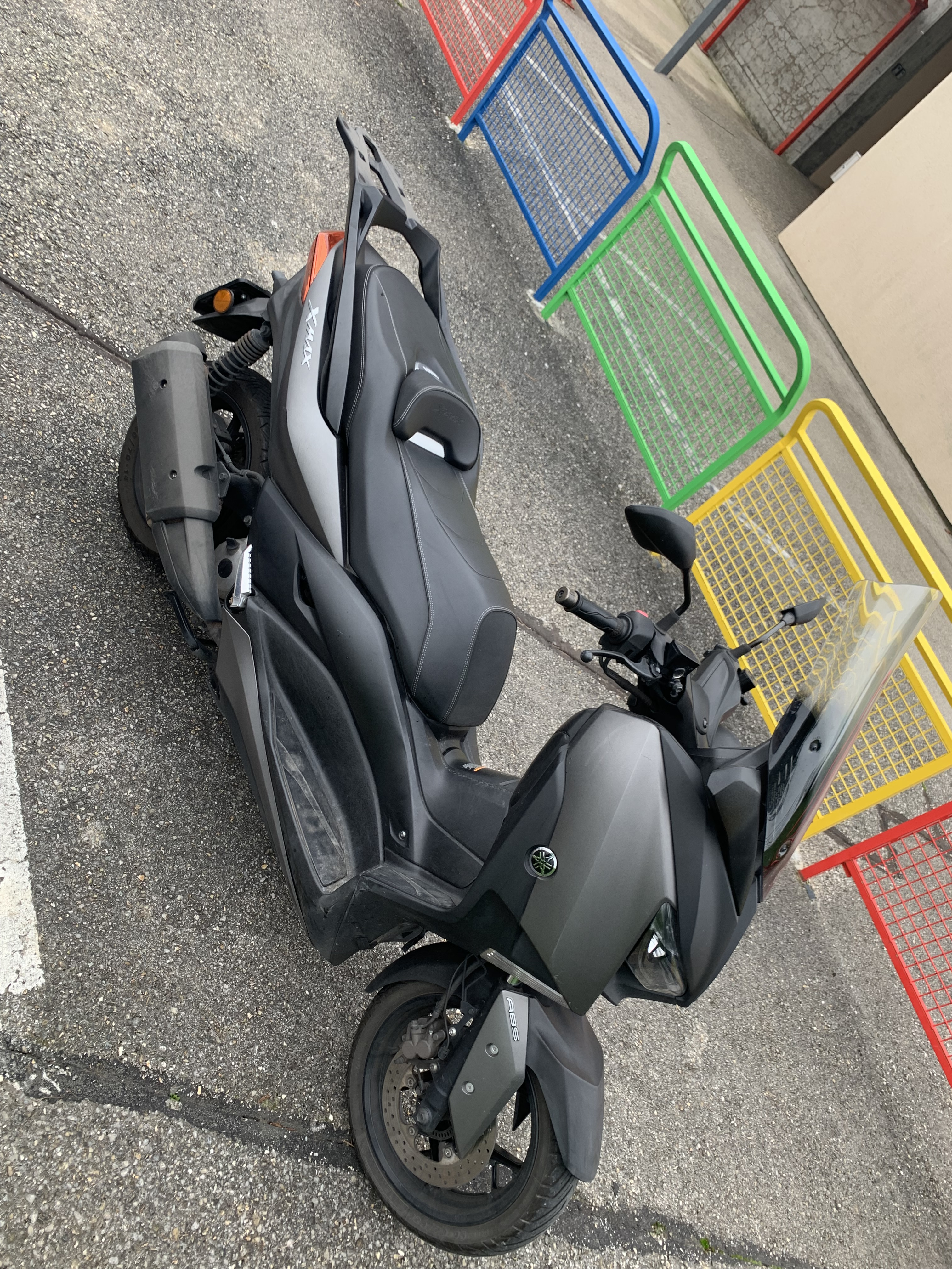 Yamaha X-max 300 de 2017 - Miniature 2