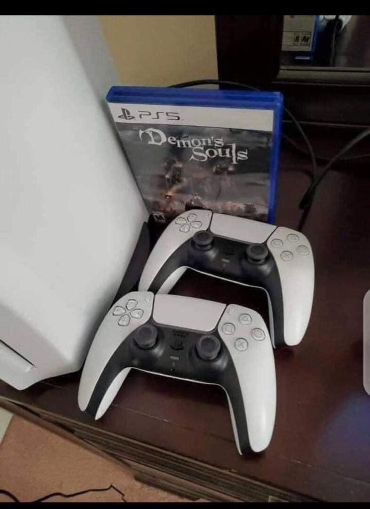 Le console est toujours disponible pas de plaisantin svp - Photo 1