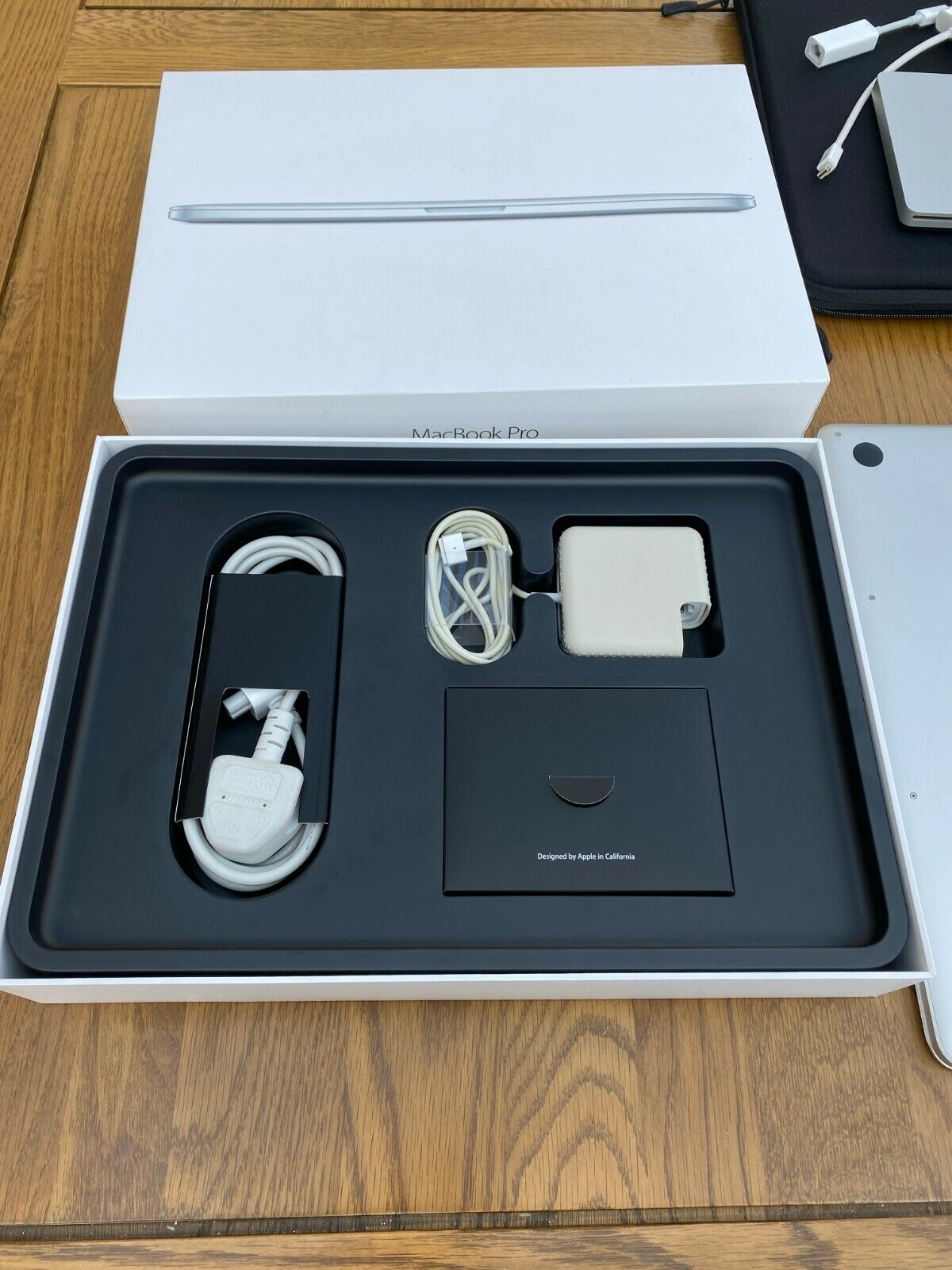 MacBook Pro Retina 15 inch Core i7 , 2.8Ghz