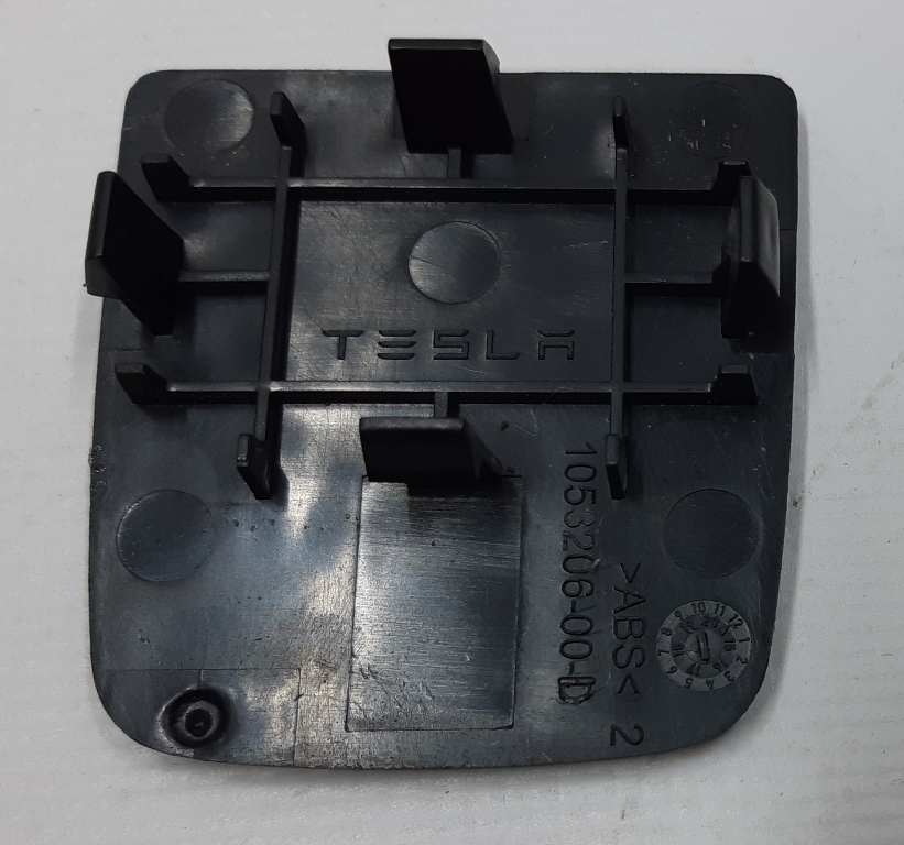 Bouchon pour garniture de couvercle de coffre Tesla Model X 1053206-00-D