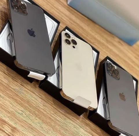 Apple store - Miniature 2