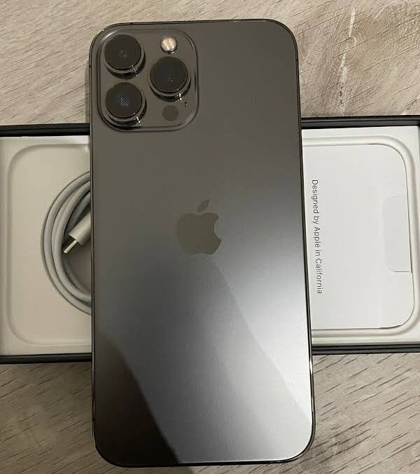 IPHONE 13 TRÈS PROPRE