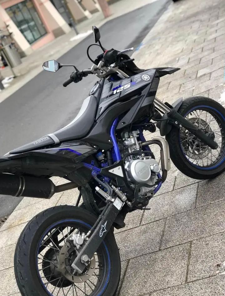 Moto YAMAHA WRX125nl - Miniature 4