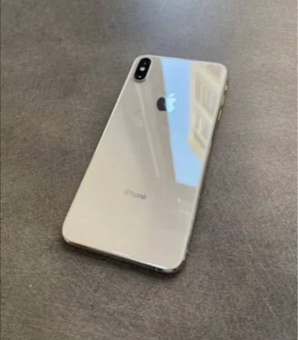 Iphone xs max gold