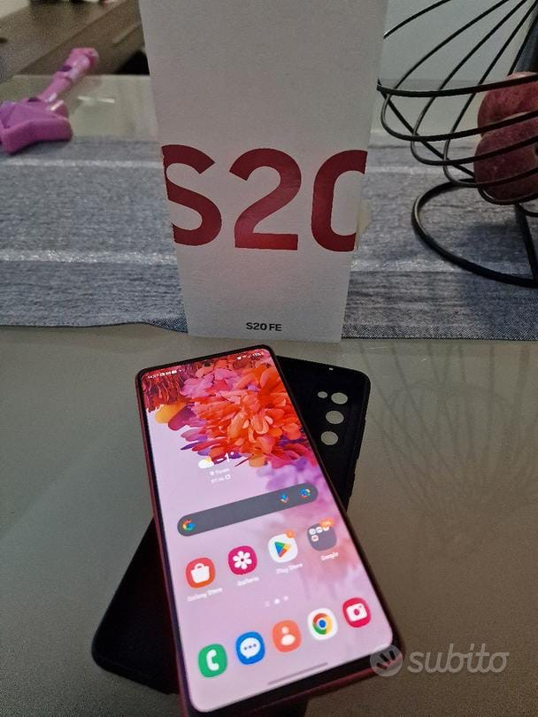 SAMSUNG S20 A VENDRE AVEC FACTURE ET ACCESSOIRES