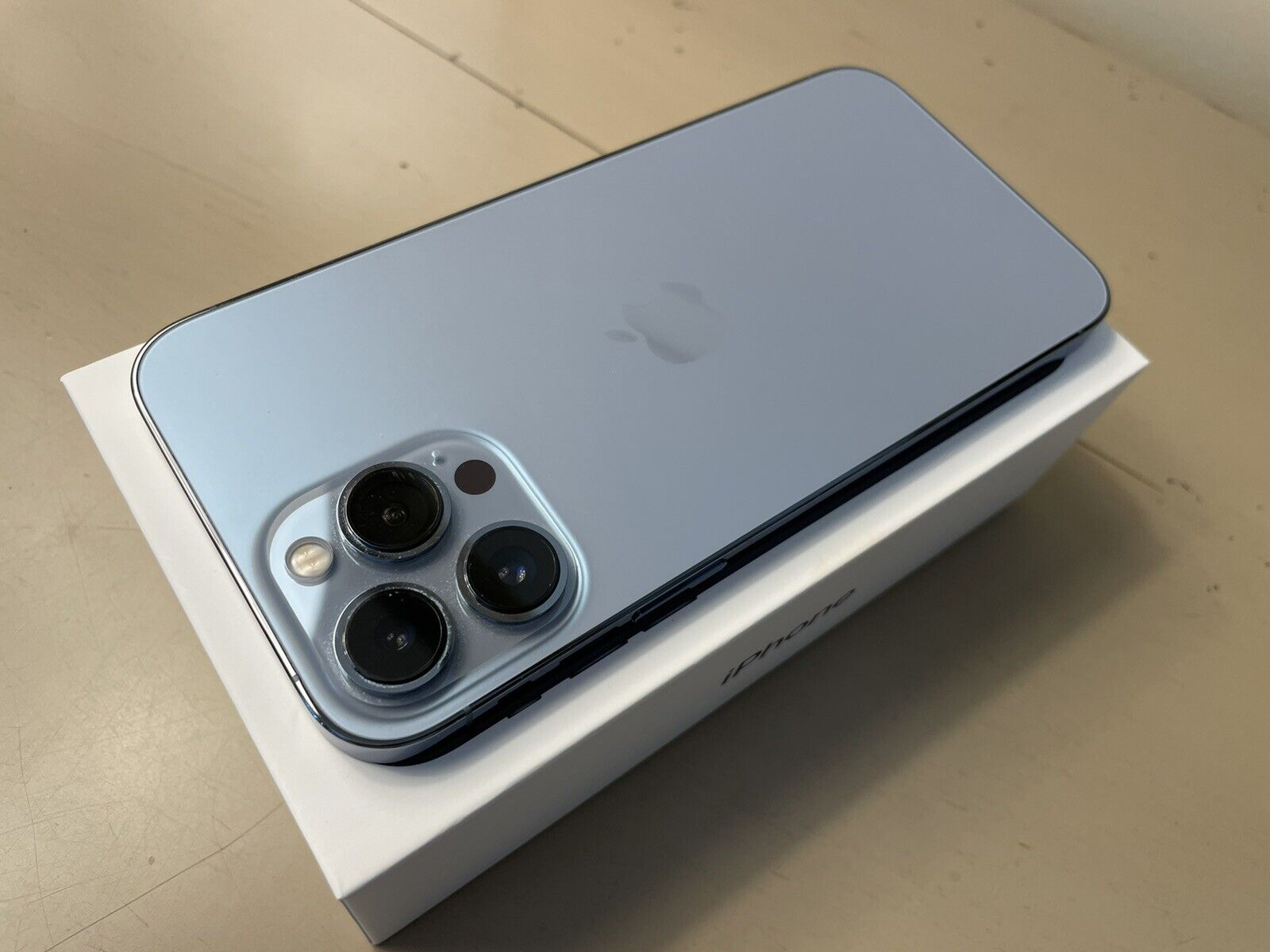 Apple iPhone 13 Pro Max - 256 Go - Bleu Alpin (Déverrouillé)