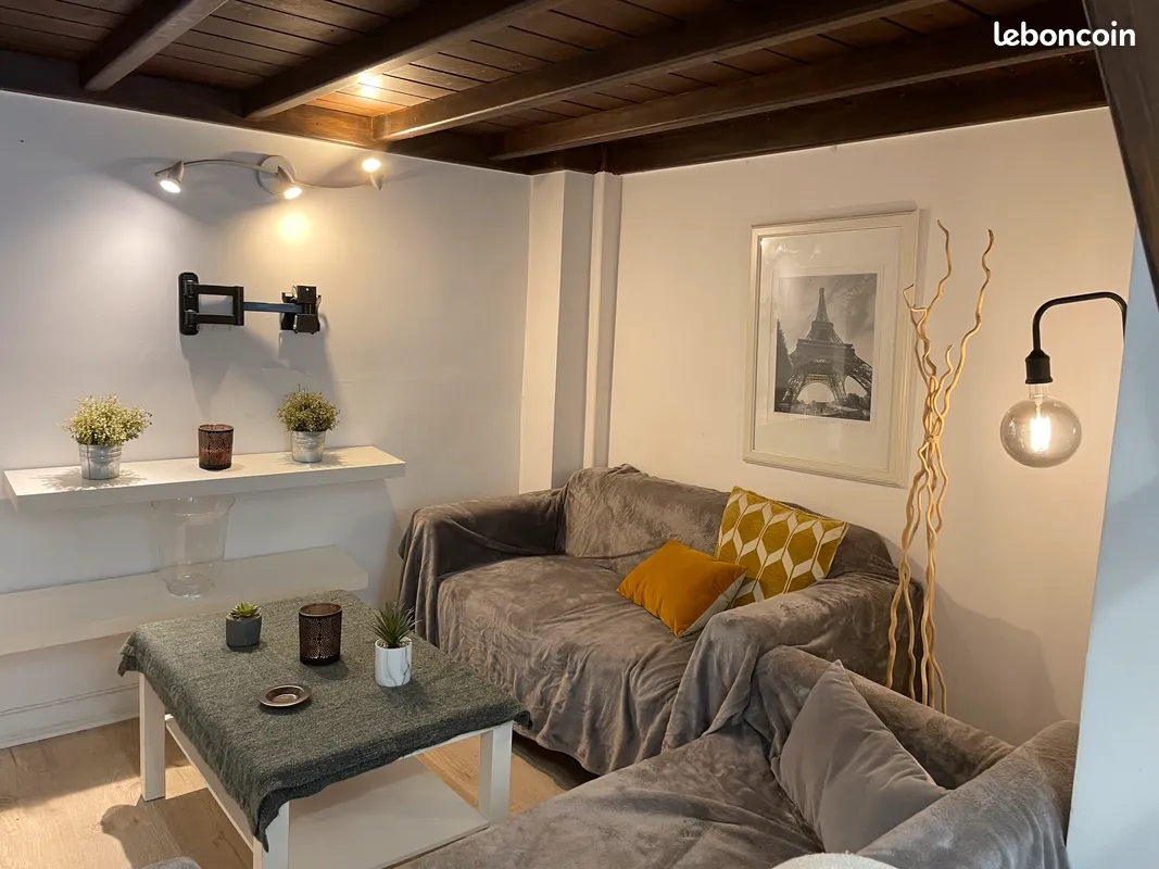 Studio 25M2 - - Meublé
