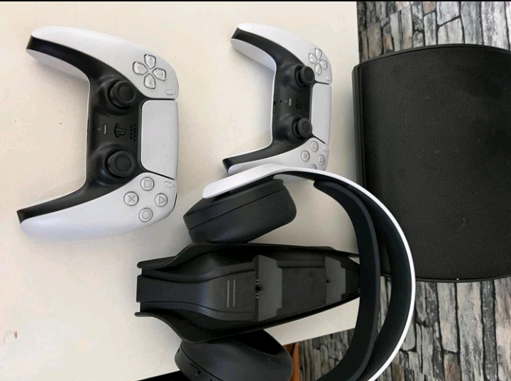 PS5 avec ces accessoire complète - Miniature 3