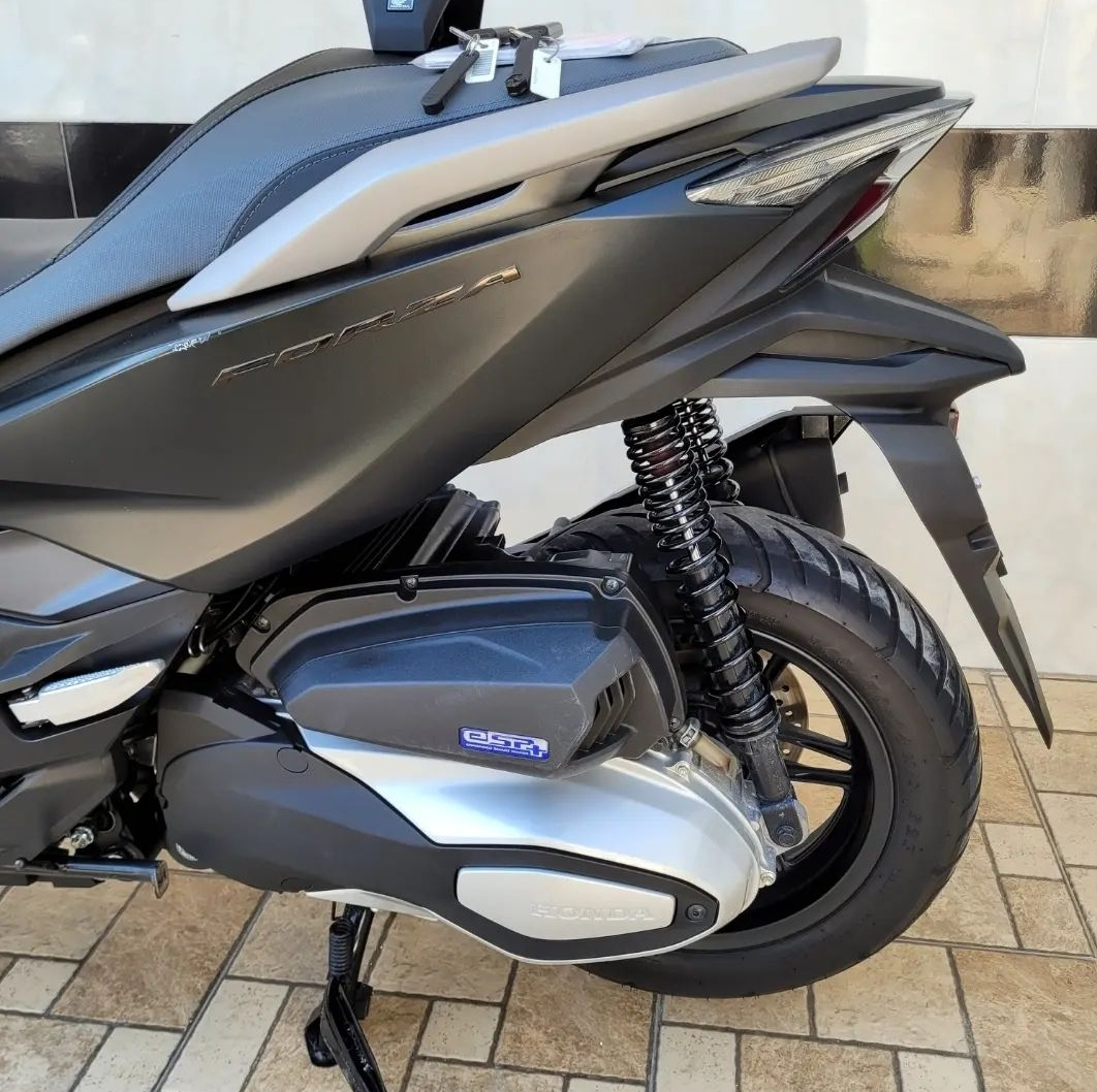 Honda Forza 5 modèle 2021 - Miniature 3