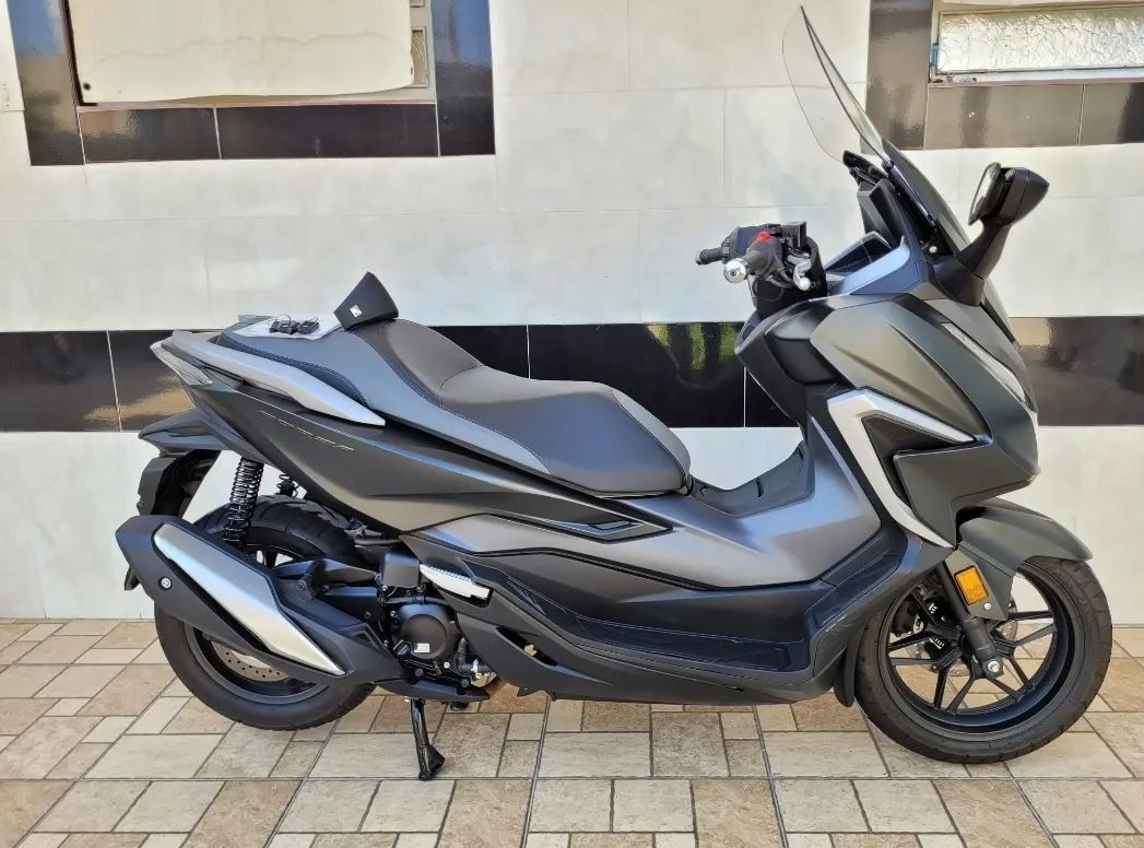 Honda Forza 5 modèle 2021 - Miniature 4
