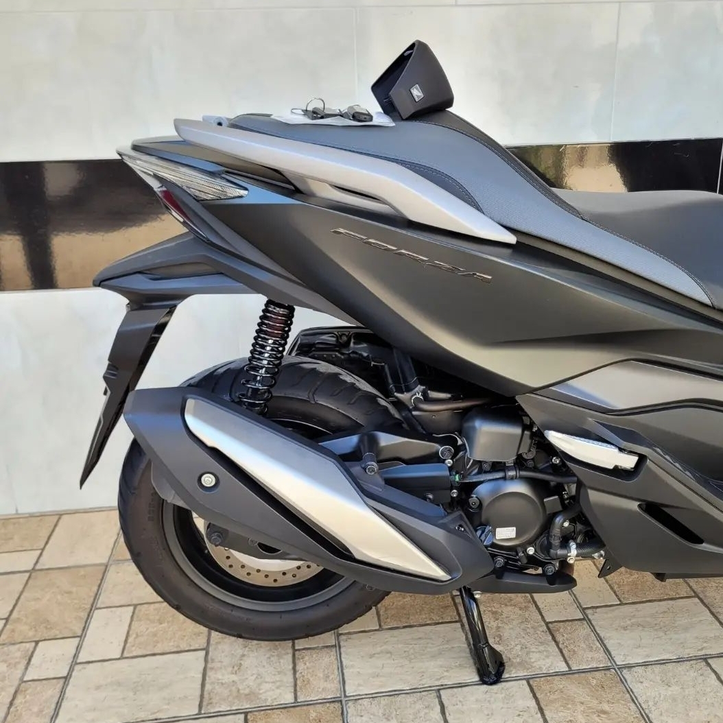 Honda Forza 5 modèle 2021 - Miniature 5