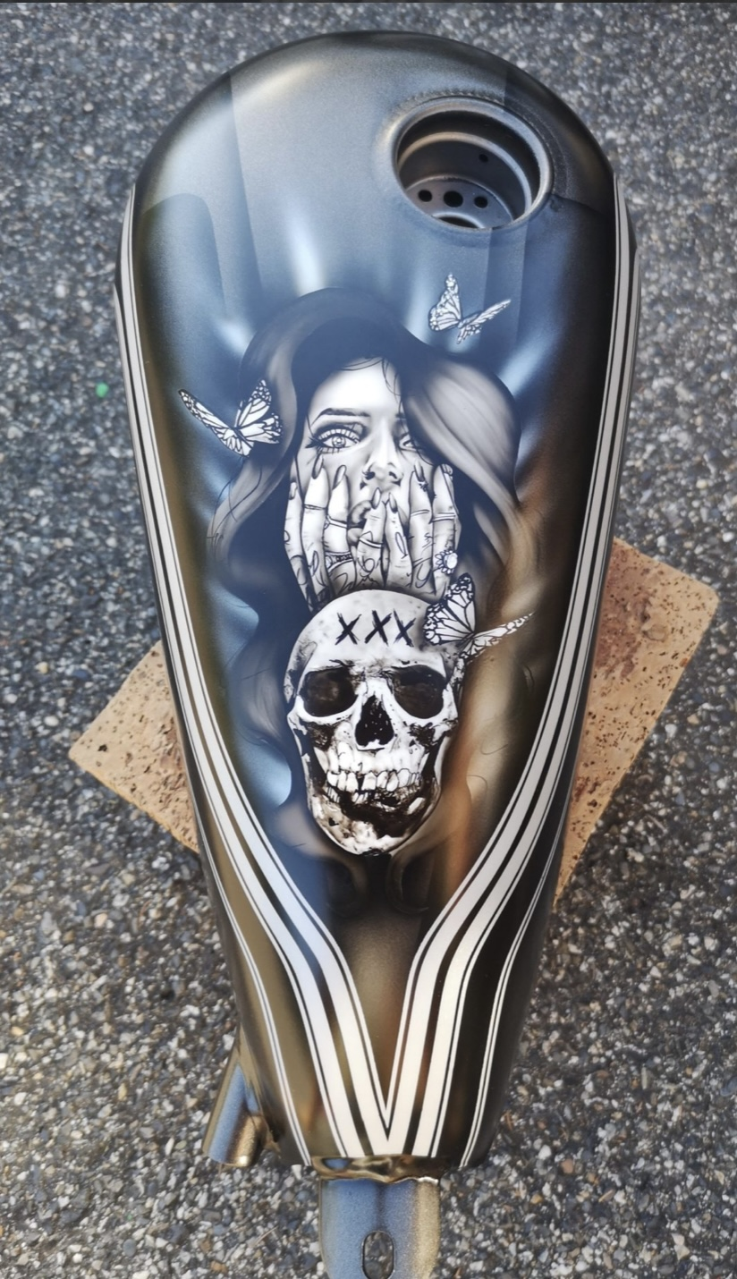 Réservoir pour moto,bobber