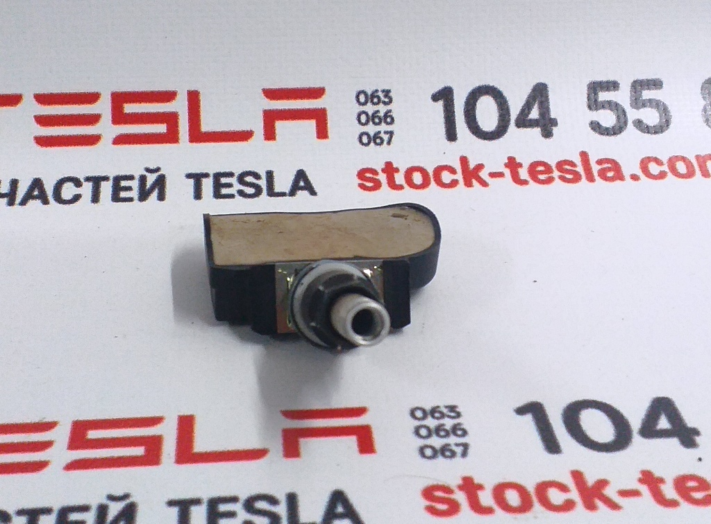 Capteur de pression des pneus TPMS 433 MHz (ARGENT AVEC BOUCHON ARGENT) Tesla
