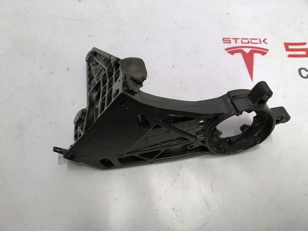Bras de fixation d'un rétroviseur d'extérieur gauche Tesla 2177.2003