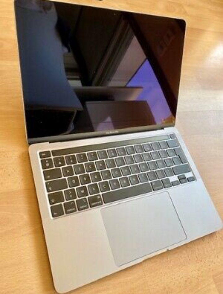 MacBook pro 64Go