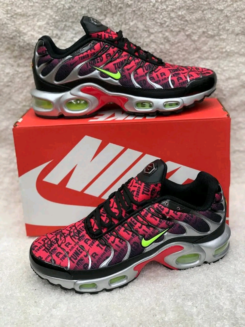 VENTE BASKETS TN, AIR MAX, AIR FORCE, AIR JORDAN - Miniature 3