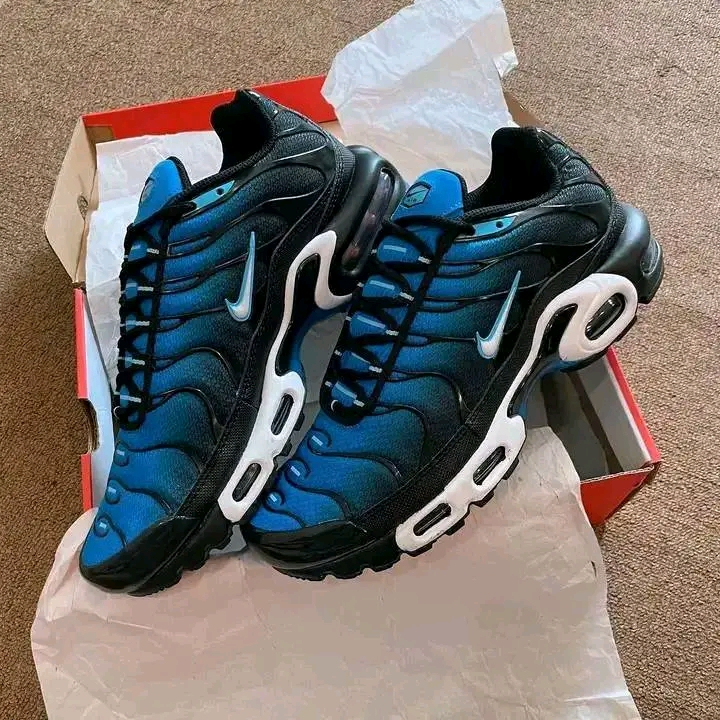 VENTE BASKETS TN, AIR MAX, AIR FORCE, AIR JORDAN - Miniature 2