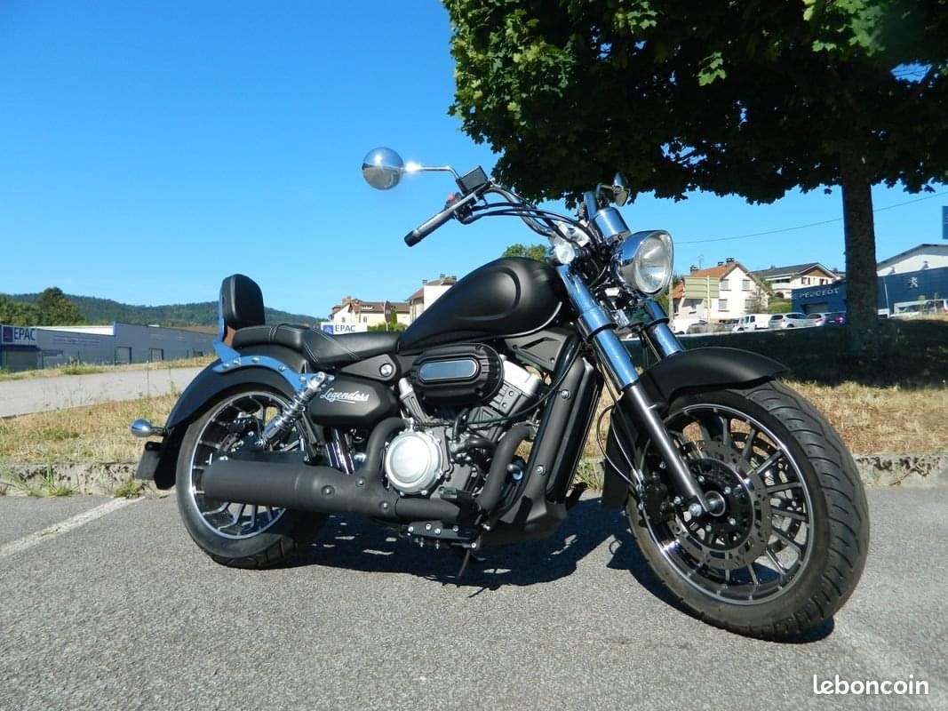 Moto en vente une 125 manuelle parcours 4000 km