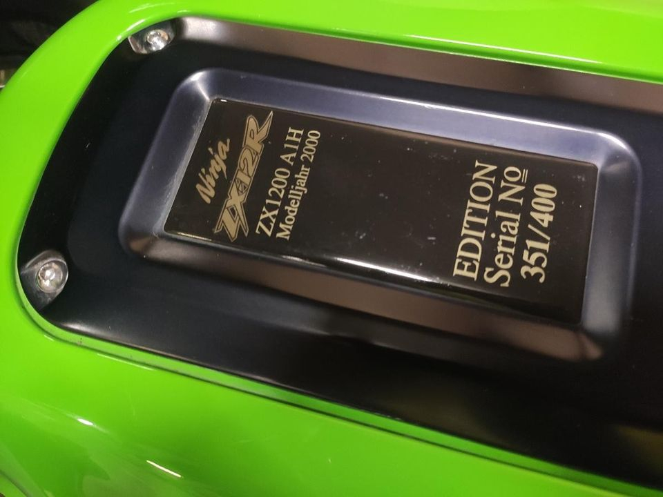 Kawasaki Ninja Zx-12R Limited Edition - Miniature 10