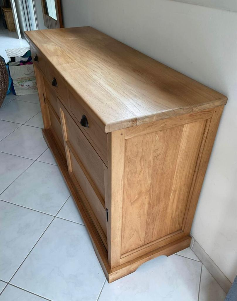 Bahut en teck, table et 4 chaises