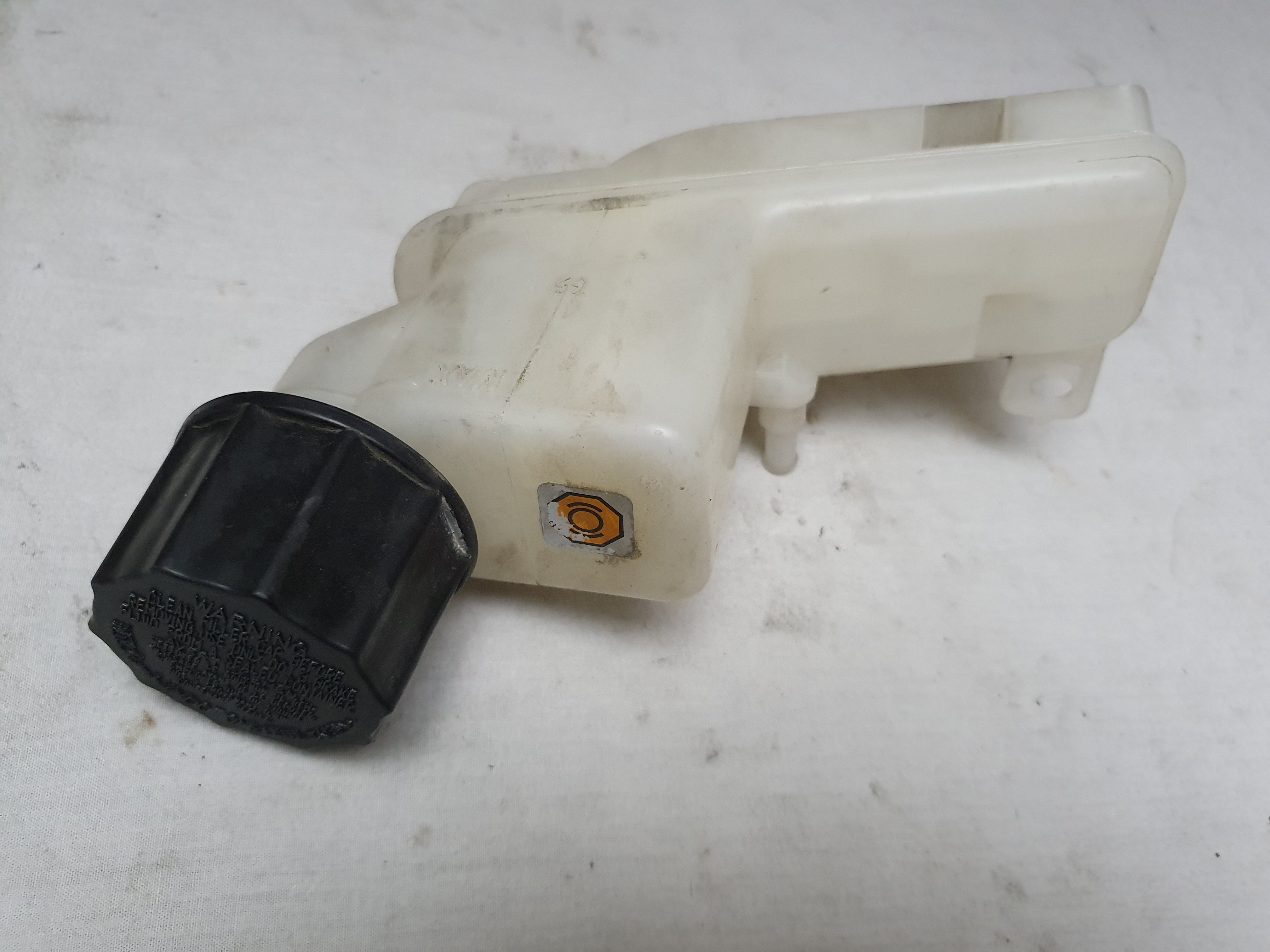 Réservoir de liquide de frein Mazda 6 2002-2008