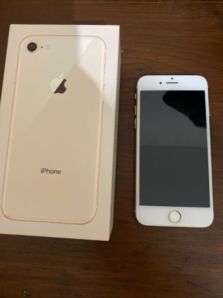 (L) iPhone 8 avec accessoires gratuits