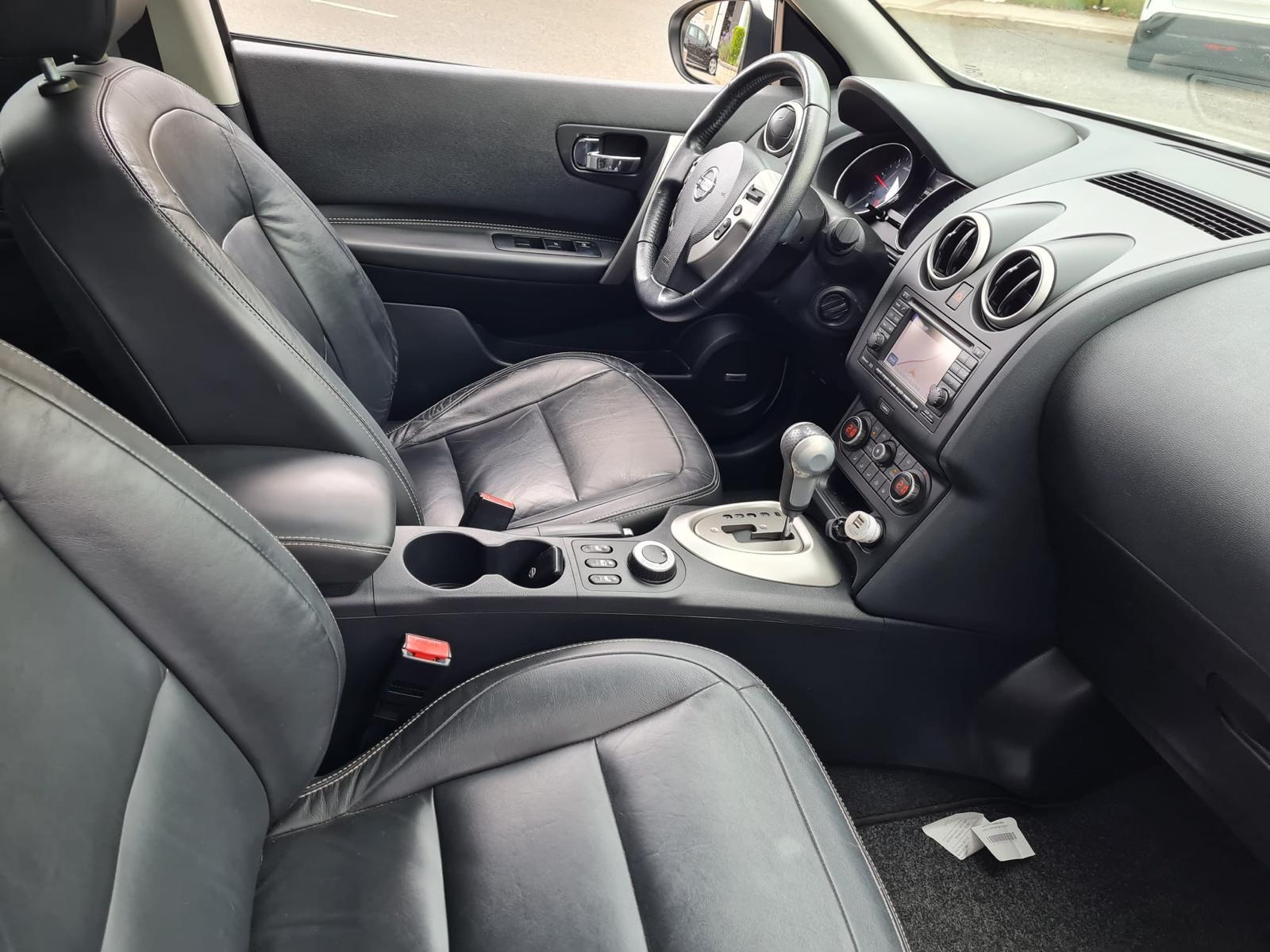 Nissan Qashqai+2 en Excellent état - Miniature 2