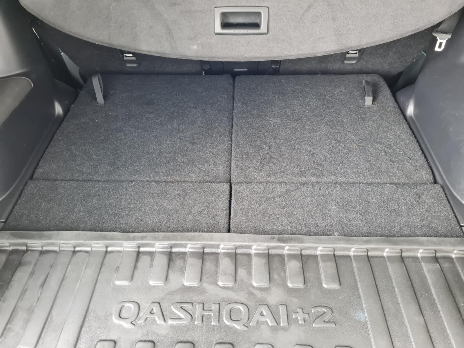 Nissan Qashqai+2 en Excellent état - Miniature 4