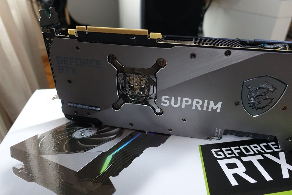 GeForce RTX 3090 SUPRIM X 24G - Miniature 2