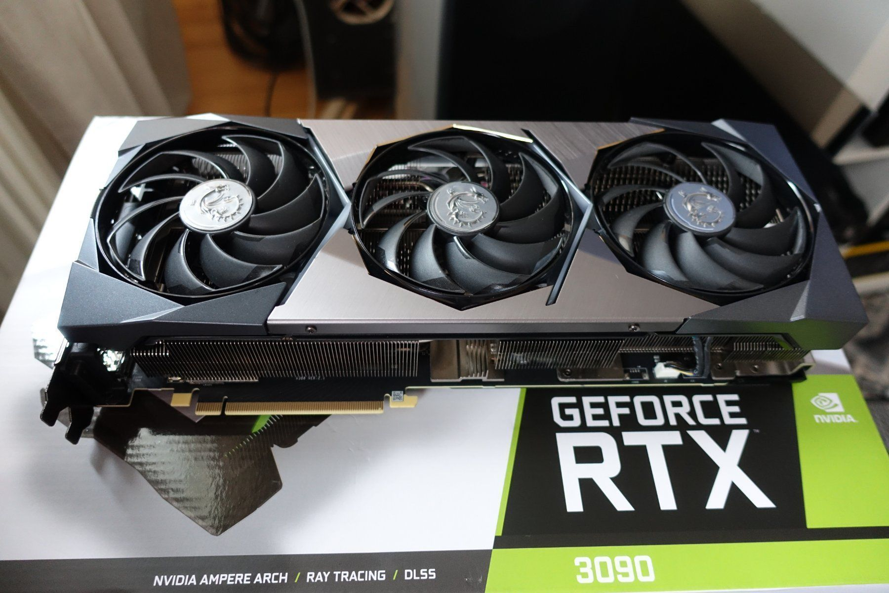 GeForce RTX 3090 SUPRIM X 24G - Miniature 3