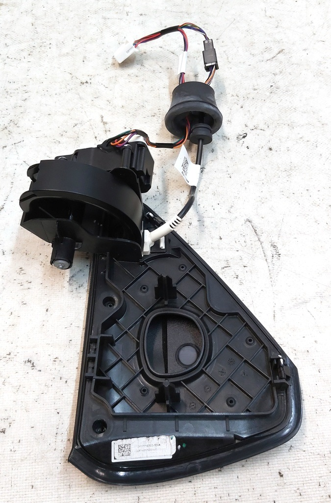 Trappe de port de charge électrique Tesla 1566302-93-A