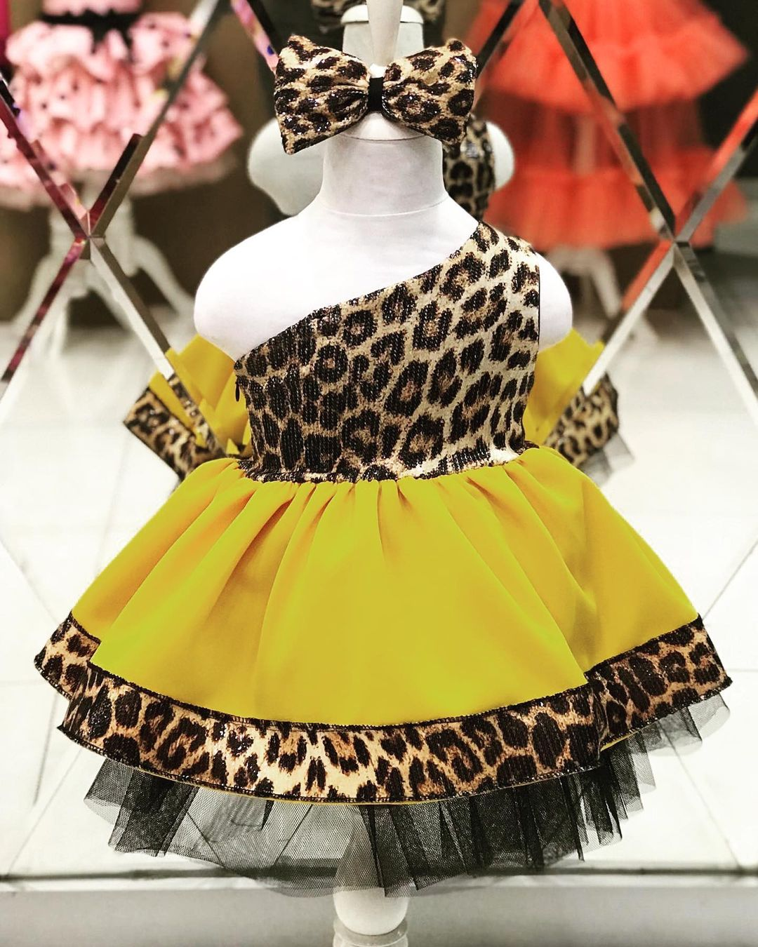A vendre des robes pour les enfants - Miniature 6