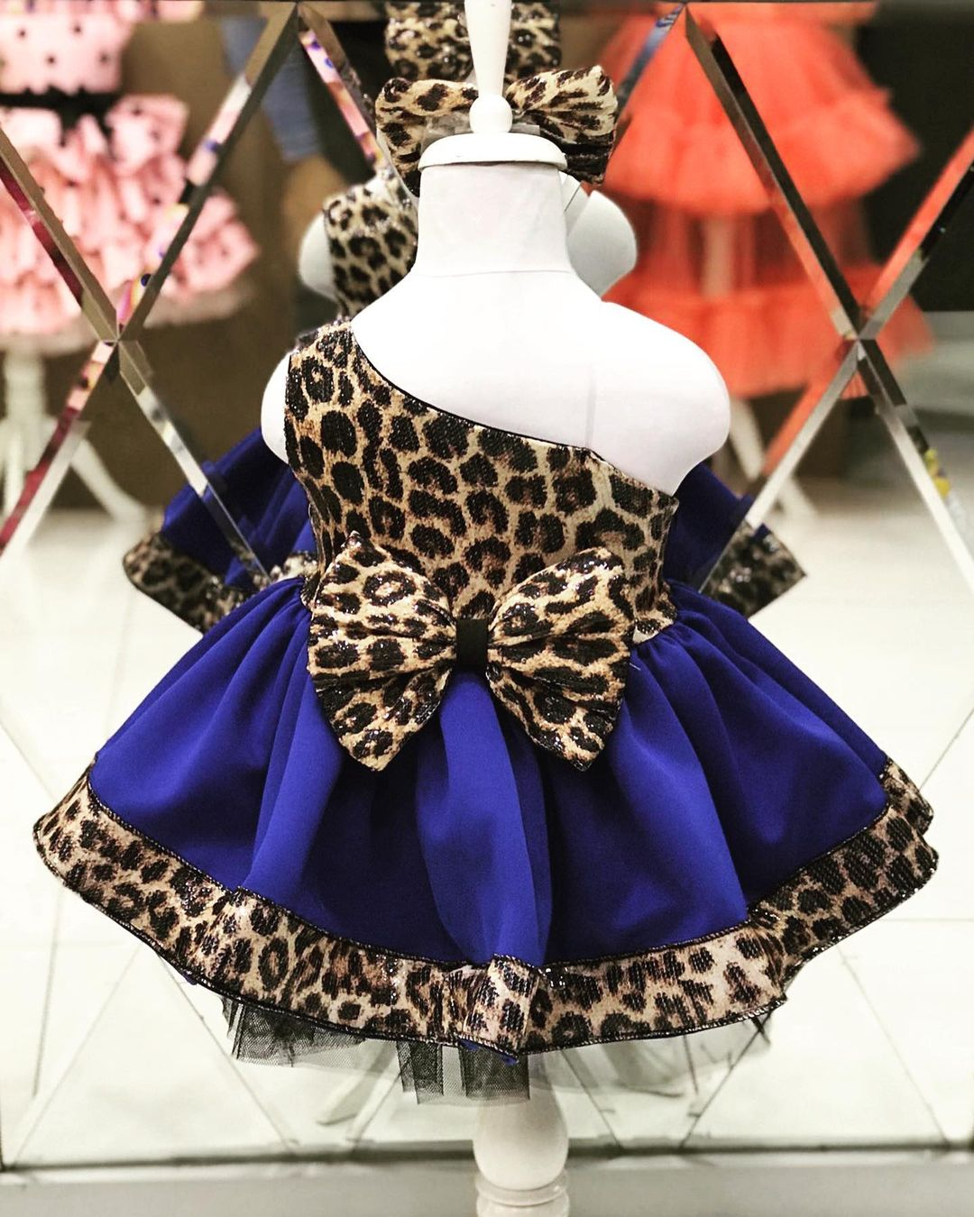 A vendre des robes pour les enfants - Miniature 7