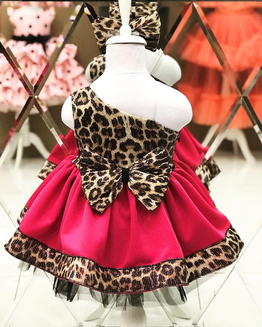 A vendre des robes pour les enfants - Miniature 4