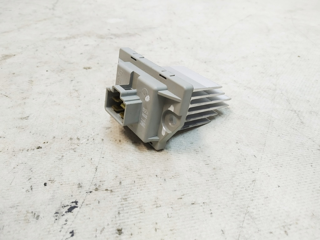Contrôleur de ventilateur (thermostat) de l'unité de climatisation (poêle) assyTesla 6008246-00-B