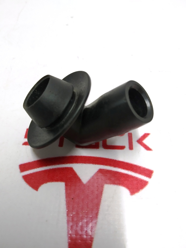 Tube coudé vidange vidange port de charge électromagnétique Tesla  1023052-00-A