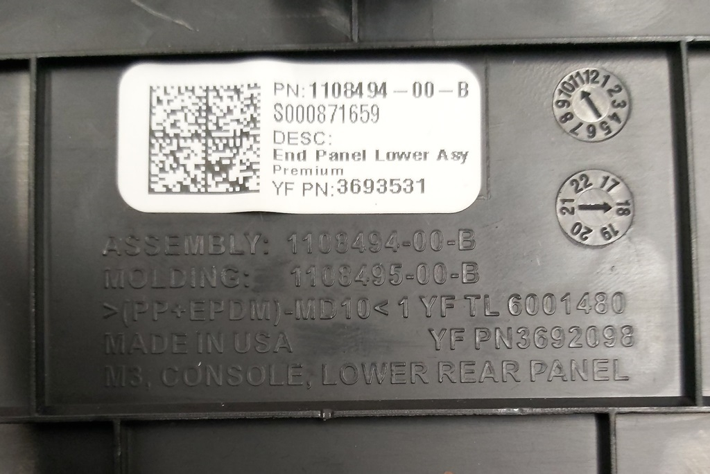 Revêtement décoratif console centrale arrière inférieure Tesla 3,
Y 1108494-00-B