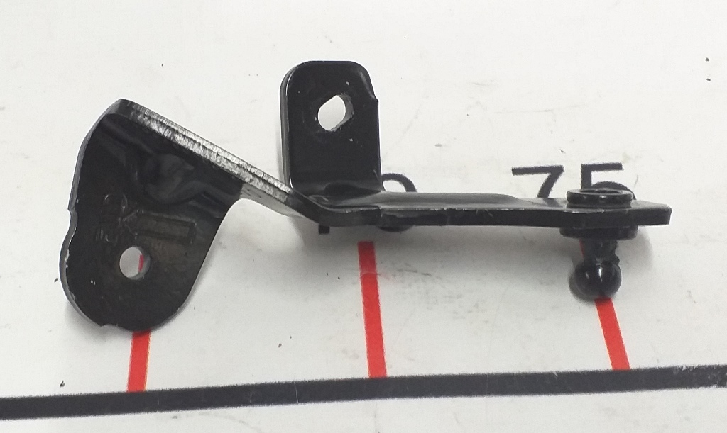 Support d'amortisseur de capot inférieur droit Tesla modèle 3
1089586-00-C