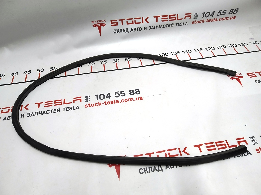 Joint de porte arrière gauche Tesla modèle 3 1090509-00-D-Uc