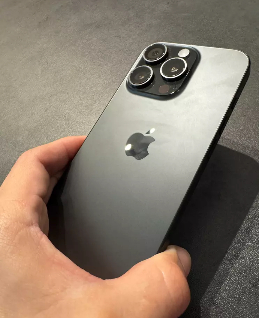 iPhone 15 Pro Reconditionné à Vendre - Miniature 2