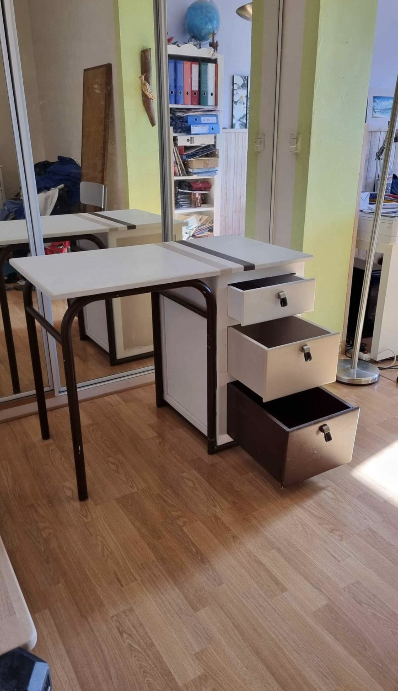 Bureau de maître d'école - Miniature 2