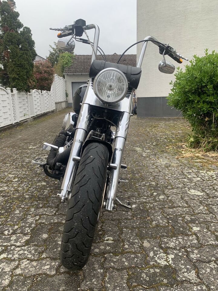 Harley-Davidson Softail - Miniature 4